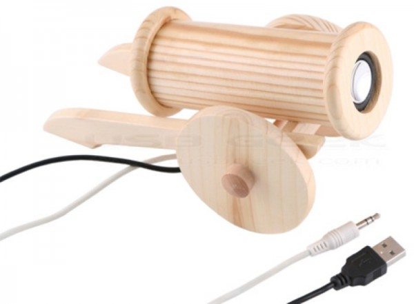 Wooden-Canon-USB-Speaker-Plugs_1