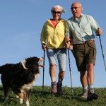 hund, frau und mann haben spass