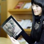 LG 19-inch Flexible E-Paper Display 2