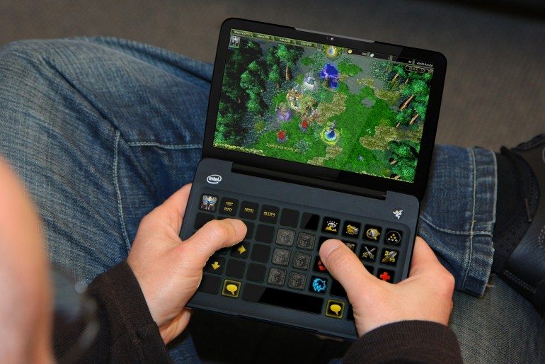 Razer shows us future of mobile PC gaming -the Razer Switchblade
