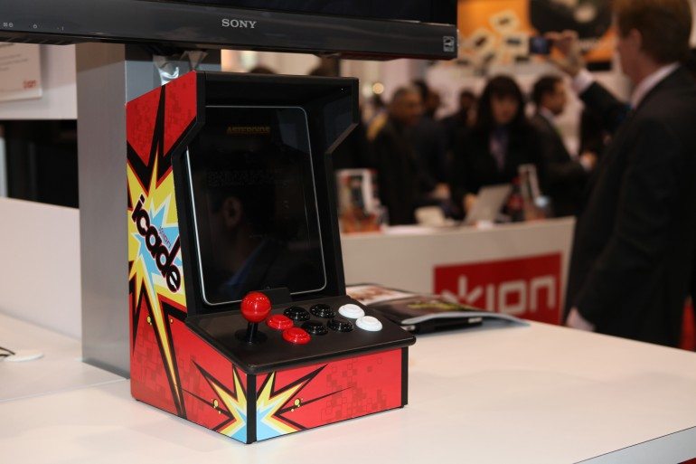 iCADE turns an iPad into a mini arcade cabinet