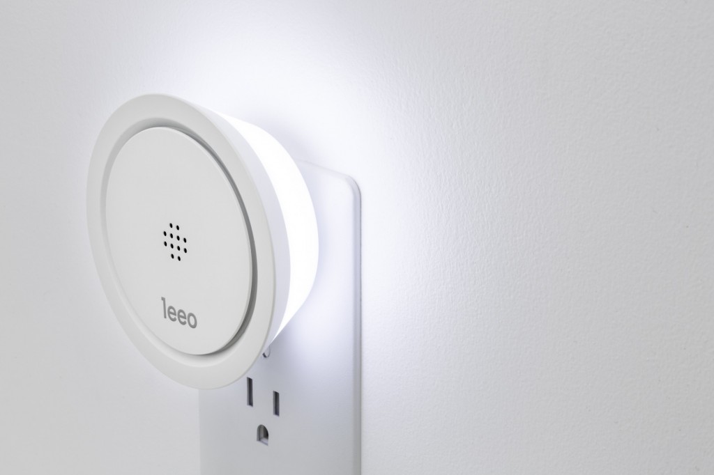 Leeo Smart Alert Nightlight detects smoke