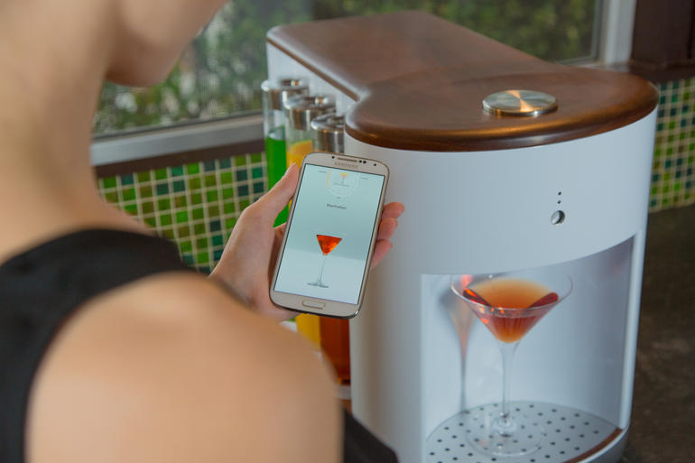 Somabar robotic cocktail mixer