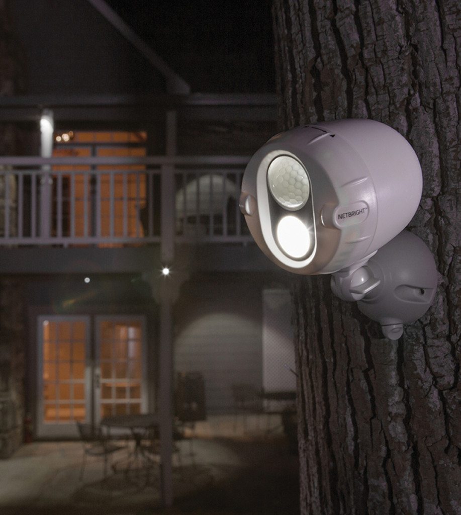 Netbright Networked Wireless Lighting System can connect 50 spotlights