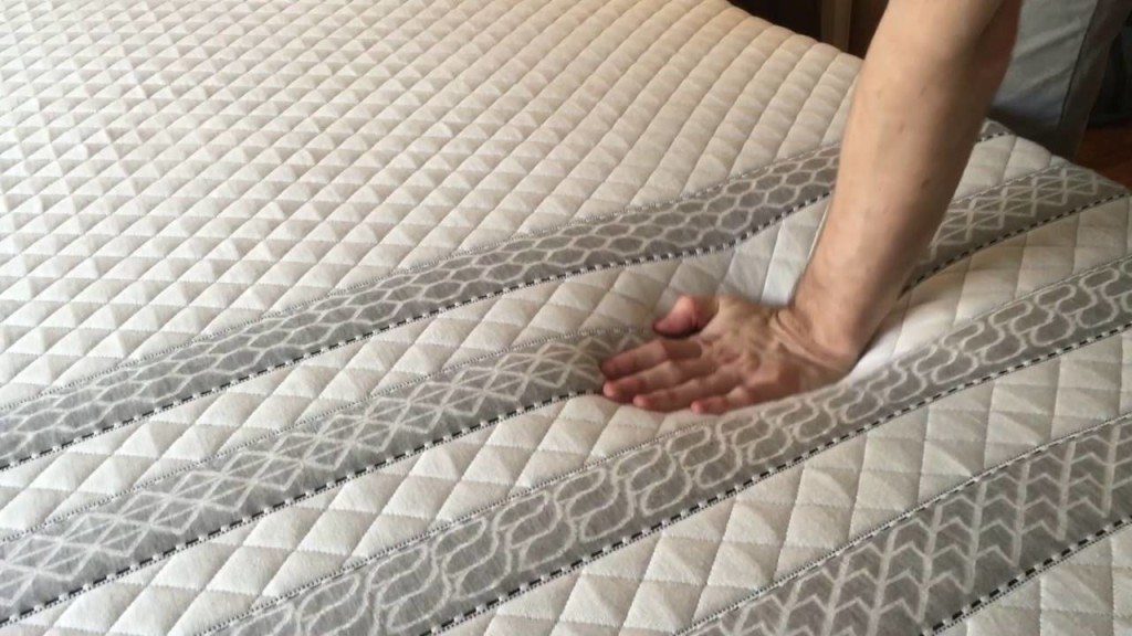 Sapira Mattress has luxury top quilt