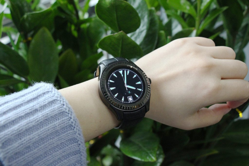 DT No.1 D7 Long-Lasting Android Smartwatch (video)