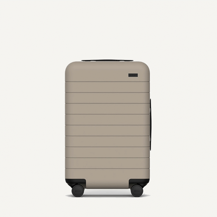 away tile luggage tag review