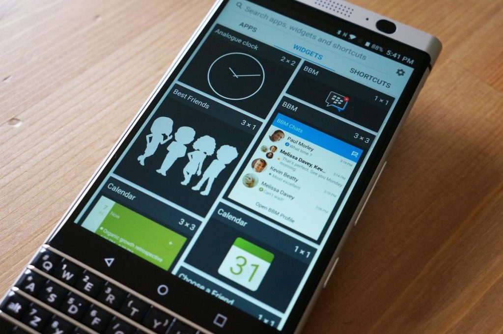 Blackberry KEYone display is bright and colors pop