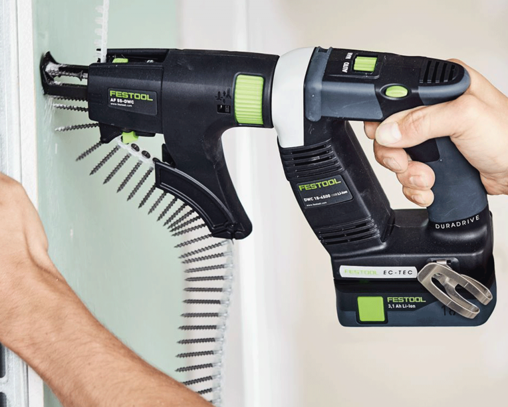 Festool DWC 18-4500 uses a screw magazine