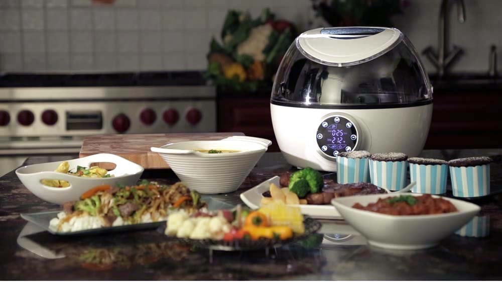 Gourmia Robotic Cooker stirs automatically