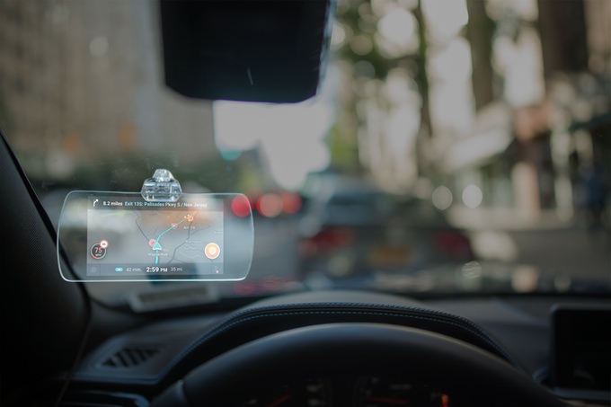 Hudly Head-Up Display keeps you focussed