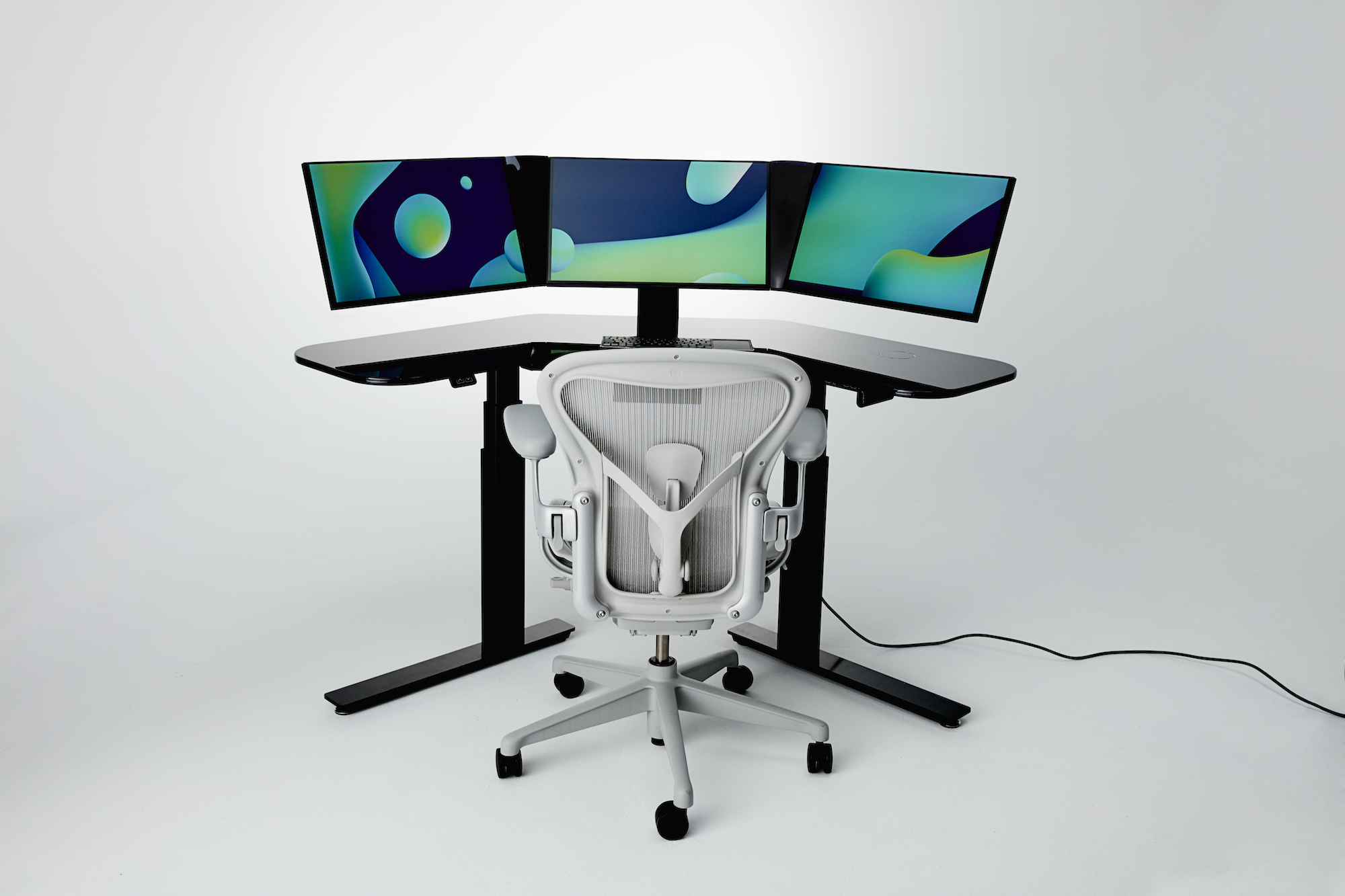 Cemtrex Smartdesk All In One Sit Stand Desk With 3 Monitors