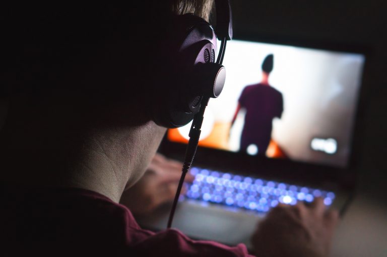 Is a 15-Inch Gaming Laptop The Right Size For You?