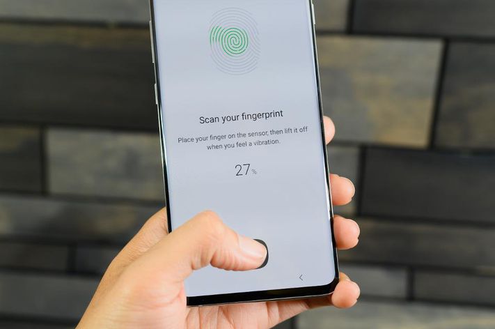 Samsung Fingerprint Security Flaw