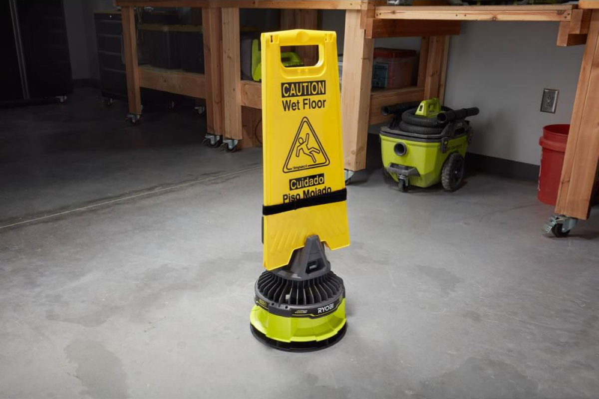 Ryobi P3330 ONE+ Hybrid Surface Dryer - Dry Floor (After)