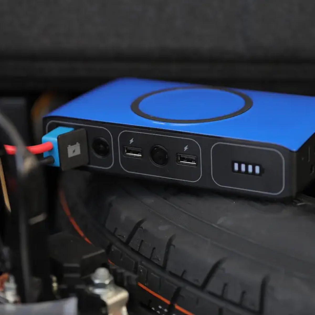 Mophie Go - Jump Start any full-sized car or SUV with 44,400mWh of power