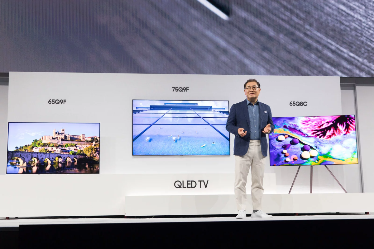 President of Visual Display Business Jonghee Han introducing the new QLED TV2 at Samsung Electronics 2018