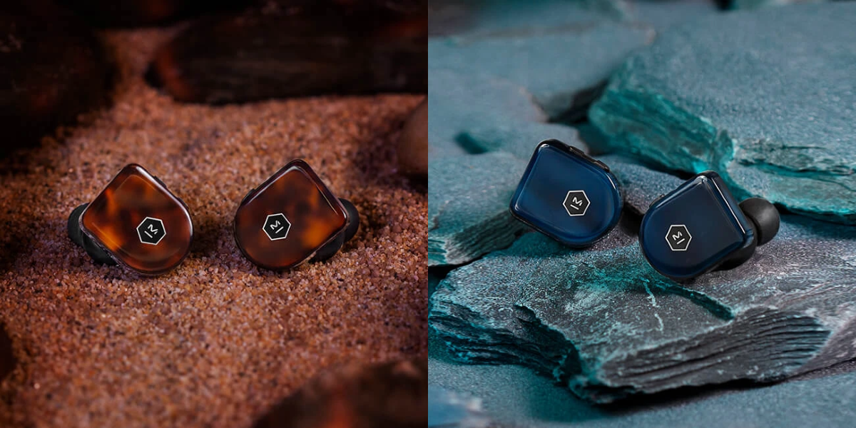 MW07 PLUS Earphones - Tortoiseshell (left) / Steel Blue (right)