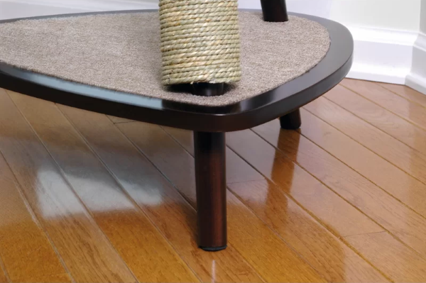 Sisal rope scratching post