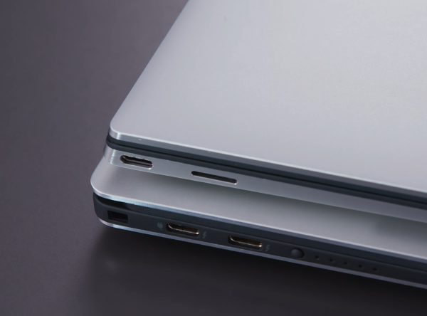 Side-by-Side Comparison Between the XPS 13 2019 Model (below) and the revamped XPS 13 2020 Model (above)