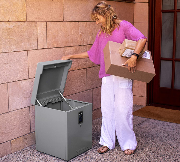 Clevermade Parcel LockBox S100 Series