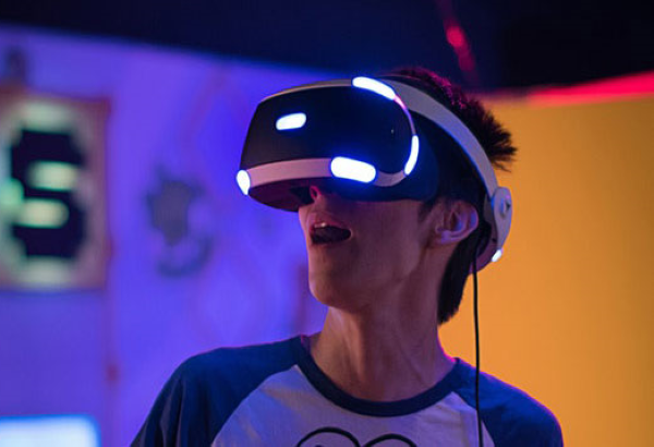 Interested In VR? Here’s All You Need To Know To Start Having Fun