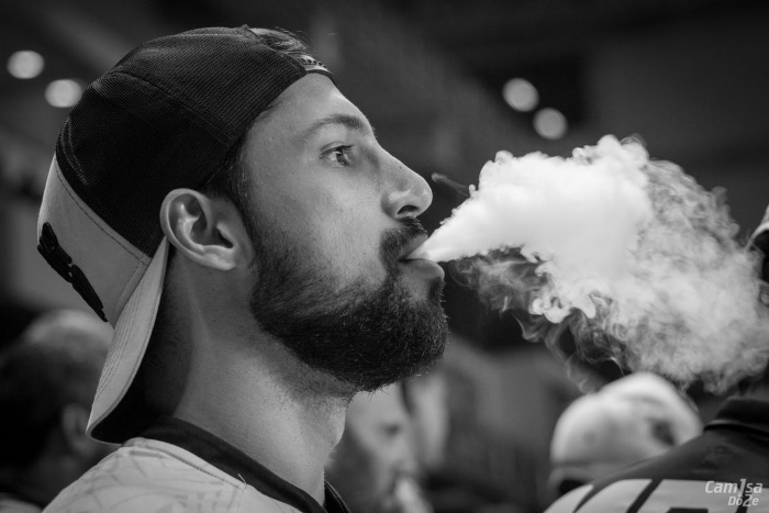 Black & White Vaping Cloud