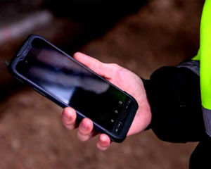 3. Sonim RS60 Handheld SmartScanner (4)