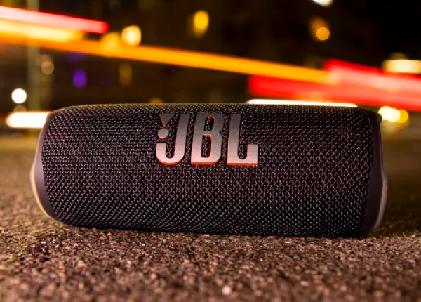 JBL Flip 6 – Portable Waterproof Speaker for Indoors & Outdoors Use