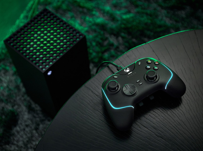 Razer Wolverine V2 Chroma – Xbox Series X|S Controller w/ Razer Chroma RGB