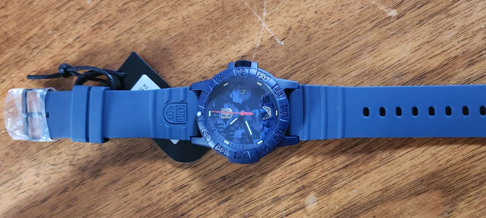 Volition America X Luminox Penyu Belimbing Raksasa