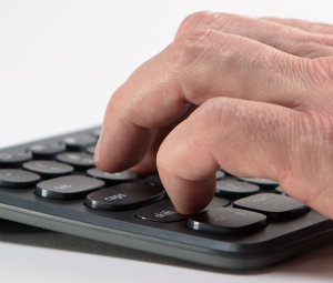 ZAGG Pro Keyboard 17
