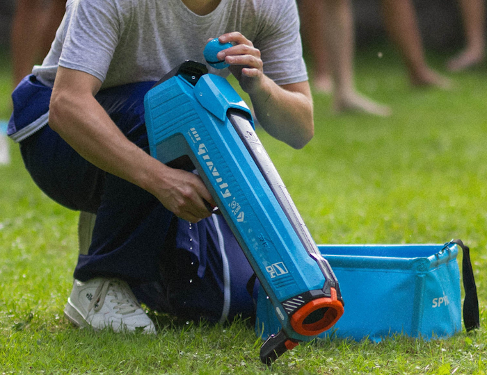 SpyraGravity – Electric Water Bomb Launcher Toy w/ LED Display 1. SpyraGravity Electric Water Bomb Launcher 4